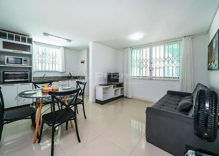 Ótimo apartamento na praia de Bombas. Bombinhas